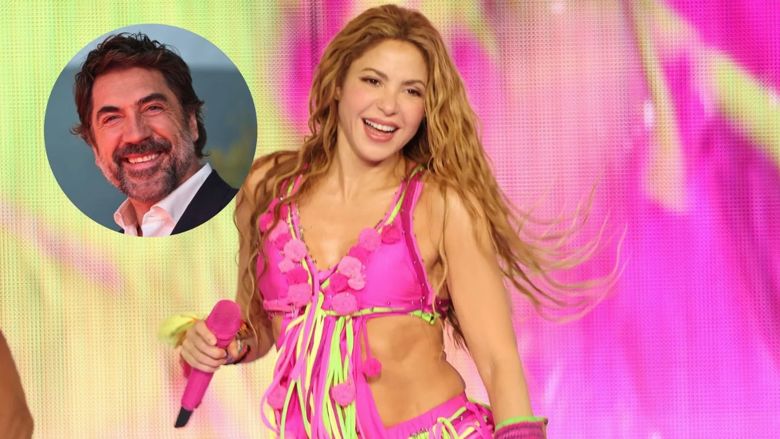 Javier Bardem cantando y bailando con entusiasmo en concierto de Shakira en Nueva York